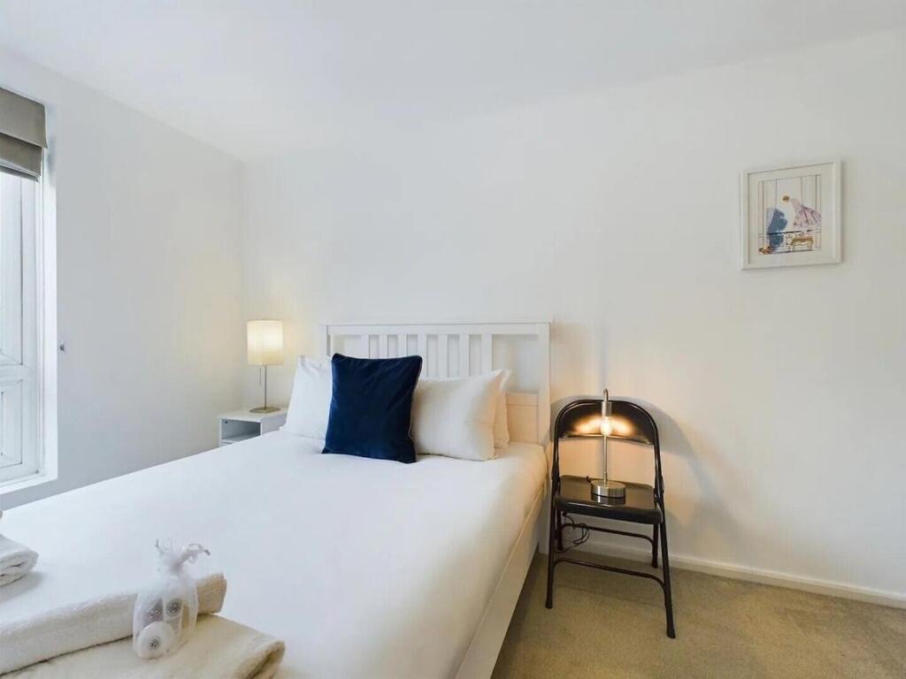 Cozy 1br Flat Walk From Fields Sleeps 2 Pass The Keys Appartamento