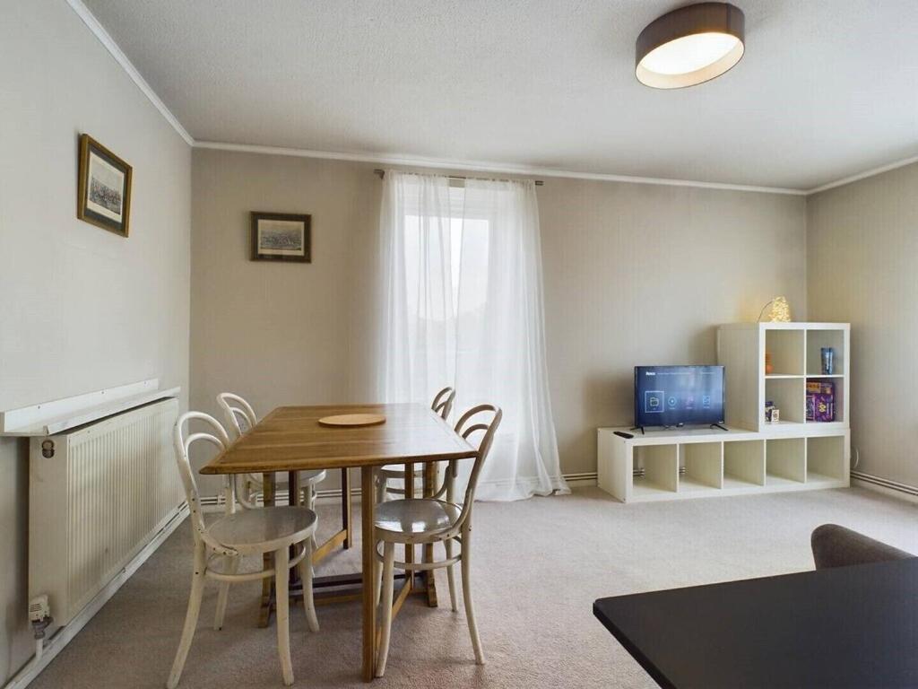 Apartament Cozy 1br Flat Walk From Fields Sleeps 2 Pass The Keys Londra