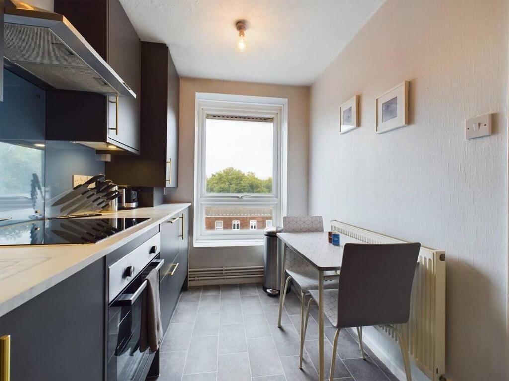 Cozy 1br Flat Walk From Fields Sleeps 2 Pass The Keys Londra