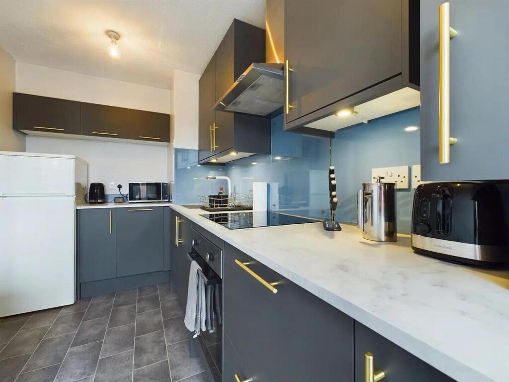 Cozy 1br Flat Walk From Fields Sleeps 2 Pass The Keys Appartamento