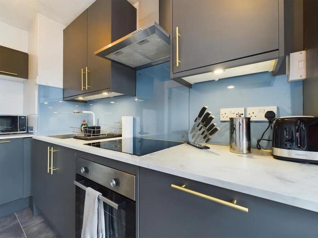 Cozy 1br Flat Walk From Fields Sleeps 2 Pass The Keys * Londra