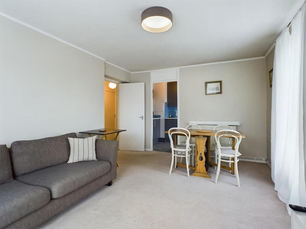 Appartamento Cozy 1br Flat Walk From Fields Sleeps 2 Pass The Keys Londra